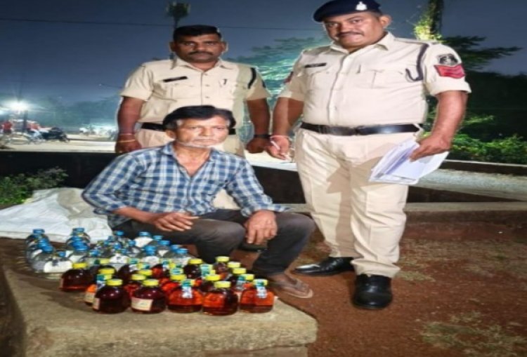 दुर्ग पुलिस की नशे के विरूद्ध कार्यवाही ,आरोपी के कब्जे से 50 नग पौव्वा देशी शराब बरामद
