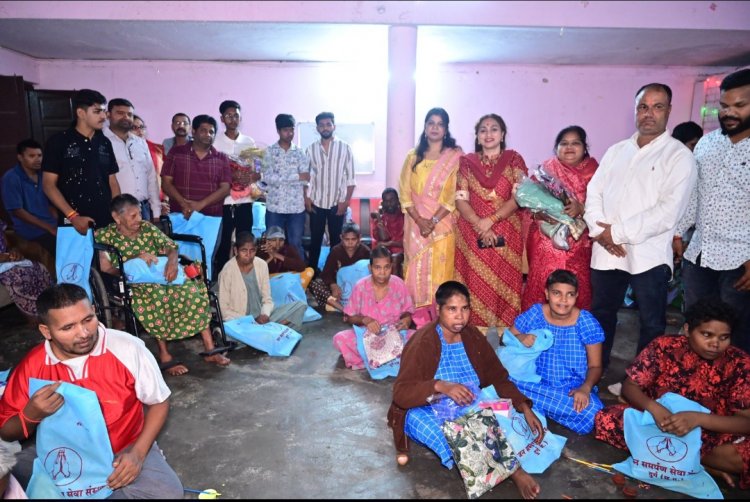 जन समर्पण सेवा संस्था दुर्ग बना रही है खुशियों की दीपवाली सप्ताह: गरीब और जरूरतमंदों को दीपावली पर नए कपड़े, पटाखे और मिठाईओं का किया वितरण