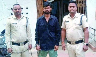 भिलाई में पुत्र ने पिता की निर्मम हत्या: पारिवारिक विवाद में खुर्सीपार में फावड़े से किया जानलेवा हमला, पुलिस ने आरोपी को किया गिरफ्तार