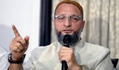 छत्तीसगढ़ वक्फ बोर्ड की ओर से जारी किए गए नए फरमान पर ऑल इंडिया मजलिस-ए-इत्तेहादुल मुस्लिमीन (एआईएमआईएम) के सुप्रीमो असदुद्दीन ओवैसी ने अपने एक्स हैंडल पर ट्वीट कर सवाल किया, "अब भाजपाई हमें बताएंगे कि दीन क्या है?