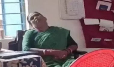 छत्तीसगढ़ के बिलासपुर में क्लासरूम में सो रही टीचर का विडियो वायरल होने के बाद अब सायबर ठगों के निशाने पर महिला टीचर , ठगों ने कहा -25 हजार दो वरना सस्पेंड