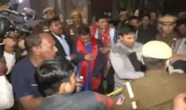 दिल्ली के पूर्व सीएम अरविंद केजरीवाल पर अनजान शख्स ने की लिक्विड फेंकने की कोशिश, कर रहे थे पदयात्रा