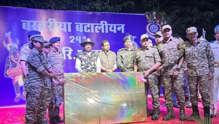 सीएम विष्णुदेव साय ने CRPF कैंप में बिताई रात, जवानों को परोसा खाना, ऐसा करने वाले छत्तीसगढ़ के पहले मुख्यमंत्री
