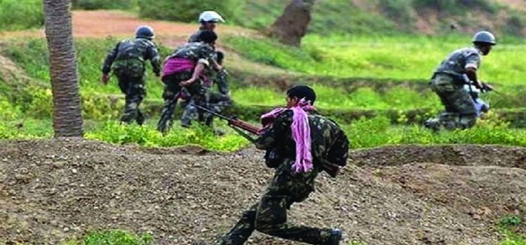 बस्तर के सुकमा जिले में सुरक्षाबलों के साथ मुठभेड़ में 10 नक्सली ढेर, मौके से तीन ऑटोमैटिक राइफल और अन्य हथियार बरामद