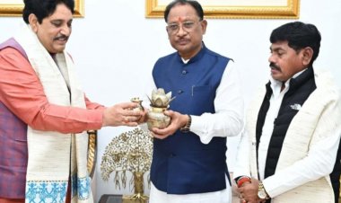 सीएम योगी ने मुख्यमंत्री साय को भेजा महाकुंभ का आमंत्रण, छत्तीसगढ़ के श्रद्धालुओं के लिए लगाया जाएगा विशेष पंडाल