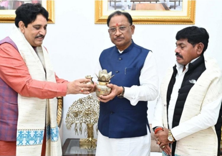 सीएम योगी ने मुख्यमंत्री साय को भेजा महाकुंभ का आमंत्रण, छत्तीसगढ़ के श्रद्धालुओं के लिए लगाया जाएगा विशेष पंडाल