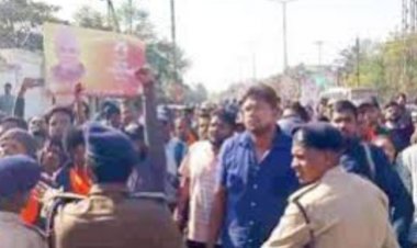 भाजपा कार्यालय में बीएड सहायक शिक्षकों ने किया प्रदर्शन, नौकरी से हटाने पर शिक्षकों ने दी गिरफ्तारी