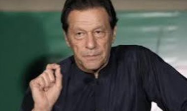 इमरान खान को अल कादिर ट्रस्ट मामले में 14 साल की सजा, पत्नी बुशरा को भी 7 साल की जेल