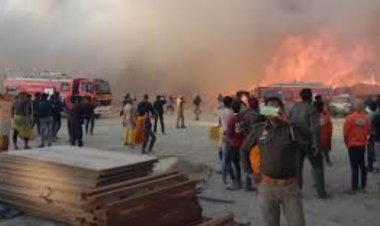 महाकुंभ मे भीषण आग: 3 सिलेंडर फटे, 25 टेंट जलकर खाक… कई लोगों के झुलसने की सूचना, अस्पतालों में अलर्ट
