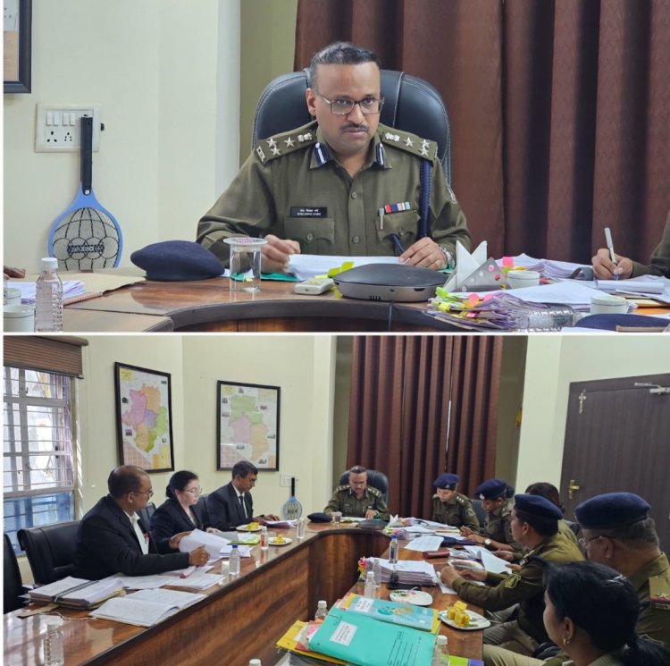 पुलिस महानिरीक्षक दुर्ग रेंज रामगोपाल गर्ग ने दोष मुक्ति प्रकरणों के संबंध में उप संचालक अभियोजन एवं लोक अभियोजन अधिकारियों के साथ समीक्षा बैठक ली