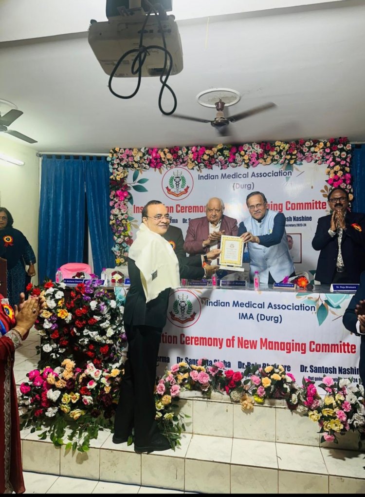 प्रसिद्ध चर्मरोग विशेषज्ञ डॉ अजय गुप्ता को इंडियन मेडिकल एसोसिएशन ने डॉ ऑफ दा ईयर से सम्मानित किया
