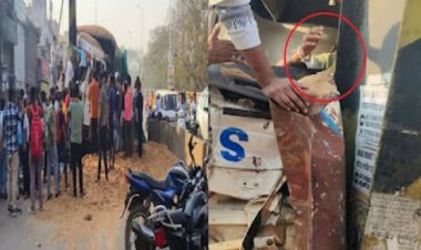 रेत से लदा हाइवा छावनी सीएसपी कार्यालय के पास डिवाइडर से टकराया,चालक स्टेयरिंग में फंसा