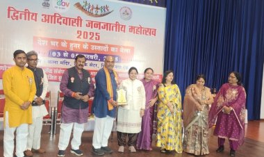 भिलाई सिविक सेंटर कला मंदिर में आयोजित द्वितीय आदिवासी जनजाति महोत्सव 2025 कार्यक्रम में सम्मिलित हुए दुर्ग ग्रामीण विधायक व सांसद