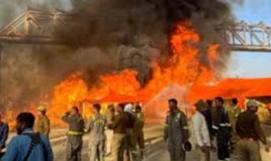 महाकुंभ मेला क्षेत्र में फिर लगी आग, टेंट से उठीं ऊंची लपटें, कुछ ही देर में फायर ब्रिगेड की टीम ने पाया काबू