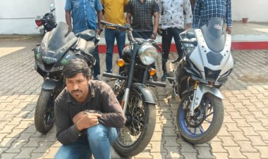 शातिर वाहन चोर चढ़ा दुर्ग पुलिस के हत्थे,आरोपी के कब्जे से 03 नग दुपहिया वाहन कीमती तकरीबन 2.5 लाख का बरामद