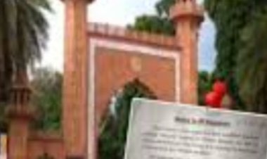 मुस्लिम छात्रों को गोमांस खिलाएगी ये युनिवर्सिटी, जारी किया ‘बीफ बिरयानी’ का मेन्यू, आग बबूला हुए हिंदू संगठन