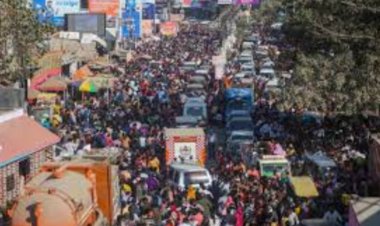 महाकुंभ में लगा दुनिया का सबसे बड़ा जाम, प्रयागराज से लेकर एमपी बॉर्डर तक फंसे लोग, 72 घंटों से रेंग रही गाड़ियां