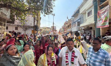 चुनाव - प्रचार के अंतिम दिन प्रतिभा सुरेश गुप्ता की निकली ऐतिहासिक महारैली, सात सौ से ज्यादा लोग हुए शामिल, सिलाई मशीन छाप जिंदाबाद से गुंजायमान हुआ गंजपारा"