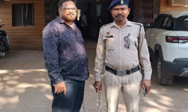 रायपुर में  कंप्यूटर सेंटर संचालक  को फर्जी दस्तावेज बनाने के आरोप में टिकरापारा पुलिस ने  किया गिरफ्तार