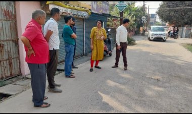 14 लाख की सड़क से उठ रहा धूल का गुबार, रिसाली निगम आयुक्त ने मौके पर अभियंता को फटकारा,गुणवत्ता सुधार के निर्देश