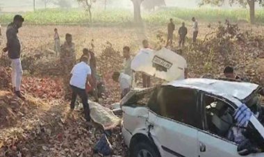 पुलिया से टकराई कार,प्रयागराज जा रहे दो व्यक्तियों की मौके पे ही मौत, तीन गंभीर रूप से घायल