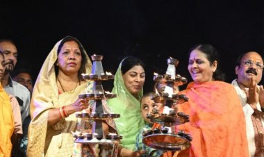 राजिम कुंभ कल्प मेला : मुख्यमंत्री की धर्मपत्नी कौशल्या देवी साय ने की महानदी महाआरती, प्रदेश के लिए की सुख-समृद्धि की कामना