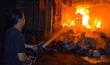 हार्डवेयर और पेंट दुकान में लगी आग, शॉर्ट सर्किट ने लिया विकराल रूप