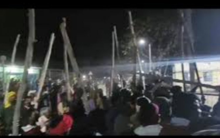 मतपेटी लूटने की कोशिश, पुलिस ने 100 से अधिक ग्रामीणों को बनाया आरोपी