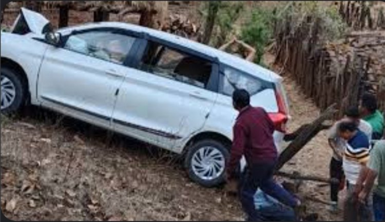 प्रयागराज से छत्तीसगढ़ के भिलाई लौट रही कार डिंडौरी में पेड़ से टकराई, पत्नी की मौत पति गंभीर रूप से घायल