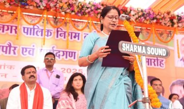 नगर निगम दुर्ग के नवनिर्वाचित महापौर एवं पार्षद गणों का शपथ ग्रहण समारोह सम्पन्न,कलेक्टर सुश्री चौधरी ने दिलाई शपथ