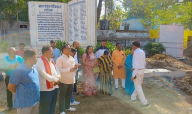 सड़क चौड़ीकरण में बाधित पेड़ो को काटने के बजाए की रही है ठगड़ा बांध में शिप्टिंग