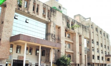 सिम्स में मेडिकल लापरवाही: पेट दर्द की शिकायत लेकर आई गर्भवती को लगा दिया अबॉर्शन इंजेक्शन, पांच माह का गर्भ हुआ नष्ट