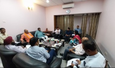 दुर्ग ग्रामीण विधायक ललित चंद्राकर की पहल पर त्री पक्षीय बैठक,सांसद विजय  बघेल की दो टूक, जनता से जुड़े कार्यो के लिए बी.एस.पी. एन.ओ.सी. दे