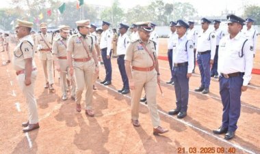 पुलिस महानिरीक्षक दुर्ग रेंज राम गोपाल गर्ग ने रक्षित केन्द्र दुर्ग का वार्षिक निरीक्षण किया