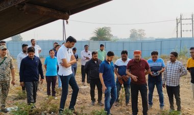 कलेक्टर ने आयुक्त के साथ ट्रेंचिंग ग्राउंड जाकर कचरे के वैज्ञानिक निपटान की प्रक्रिया एवं नगर निगम की तैयारियों का किया निरीक्षण