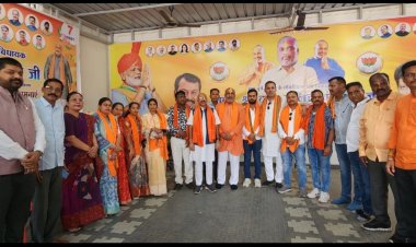 रिसाली नगर निगम के कांग्रेश पार्टी से 03 पार्षद और 02 एम.आई.सी. सदस्य ने आज दुर्ग ग्रामीण विधायक ललित चंद्राकर के समकक्ष भारतीय जनता पार्टी की सदस्यता ग्रहण किया