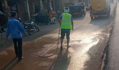 यातायात पुलिस दुर्ग के पहल पर नगर निगम भिलाई द्वारा सर्विस रोड की धुलाई /सफाई किया गया