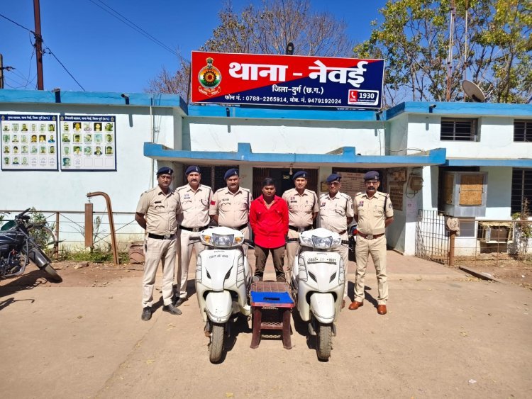 थाना नेवई पुलिस ने एक्टिवा चोरी एवं मोबाइल पर झपटा मारने वाला शातिर चोर को किया गिरफ्तार