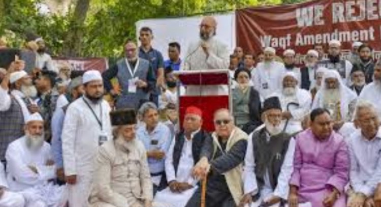 वक्फ बिल पर तुष्टिकरण v/s संतुष्टिकरण… ऐसे क्या बदलाव कर रही सरकार जिससे धरने पर उतर आए विपक्षी सांसद