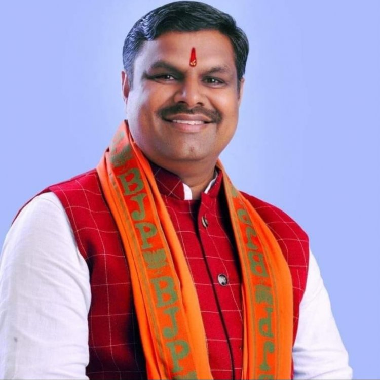 विधायक गजेन्द्र यादव की पहल से दुर्ग में तैयार हो रहा आधुनिक बैडमिंटन कोर्ट और स्विमिंग पुल