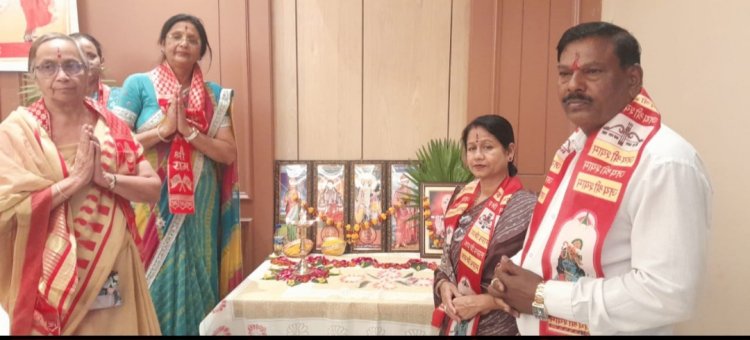 गीता परिवार द्वारा होटल वाणी दुर्ग मेंआयोजित तीन दिवसीय बाल संस्कार प्रशिक्षण कार्यशाला में महापौर श्रीमती अलका बाघमार शामिल हुई