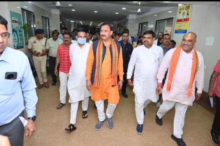 स्वास्थ्य एवं परिवार कल्याण मंत्री श्री जायसवाल ने जिला अस्पताल दुर्ग का निरीक्षण कर स्वास्थ्य सुविधाओं का किया मूल्यांकन