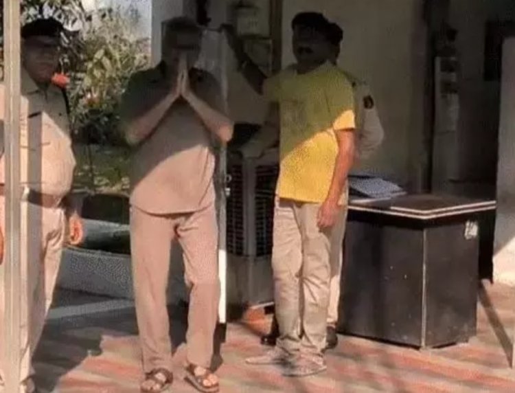 CBI ने पूर्व सीएम भूपेश बघेल के घर से 3 मोबाइल जब्त किया