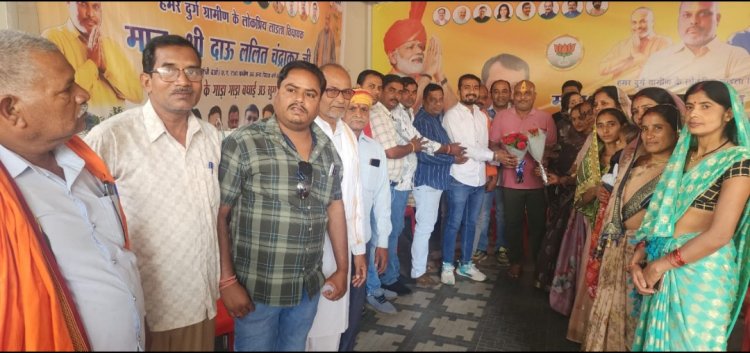 नव निर्वाचित सरपंच व पंच ने दुर्ग ग्रामीण विधायक ललित चंद्राकर से मिलकर आभार व्यक्त किया
