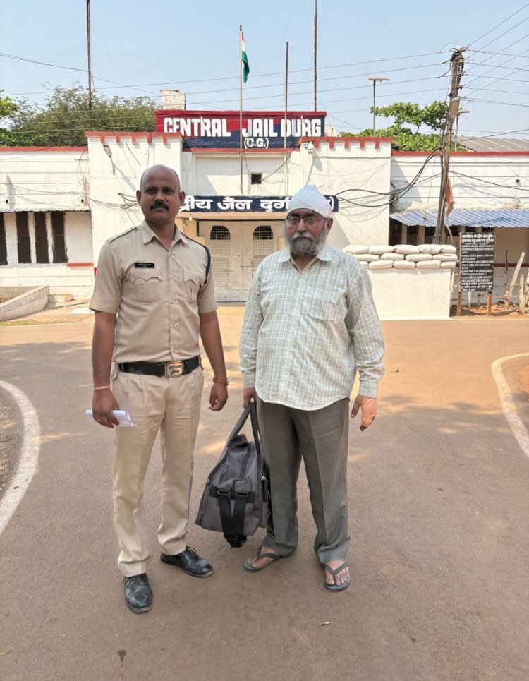 गिरफ्तारी वारंटी को दुर्ग पुलिस ने ठाणे महाराष्ट्र से किया गिरफ्तार, फरार होकर ठाणे महाराष्ट्र में निवास कर रहा था