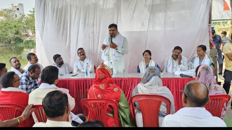 विधायक गजेन्द्र यादव की निधि से पोलसाय पारा में बनेगा सामाजिक भवन, वार्डवासियों की उपस्थिति में हुआ भूमिपूजन