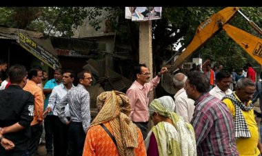 संजय नगर तालाब के पास अवैध रूप से कार वॉशिंग सेंटर चला रहे दुकानदारों के नल कनेक्शन काटकर बंद कराया गया