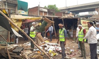 न्यायालय के आदेश पर नगर निगम भिलाई की बड़ी कार्रवाई 30 वर्ष पुराना सस्ता मार्केट से हटाए गए अवैध कब्जे