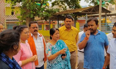 महापौर पहुँची गायत्री वार्ड 25 नागरिको की मांग पर बंद पड़े उद्यान का किया निरीक्षण,जीर्णोद्धार के प्रस्ताव बनाने के निर्देश