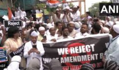 वक्फ संशोधन विधेयक के खिलाफ देशभर में मुसलमानों का प्रदर्शन, कलकत्ता से लेकर हैदराबाद तक